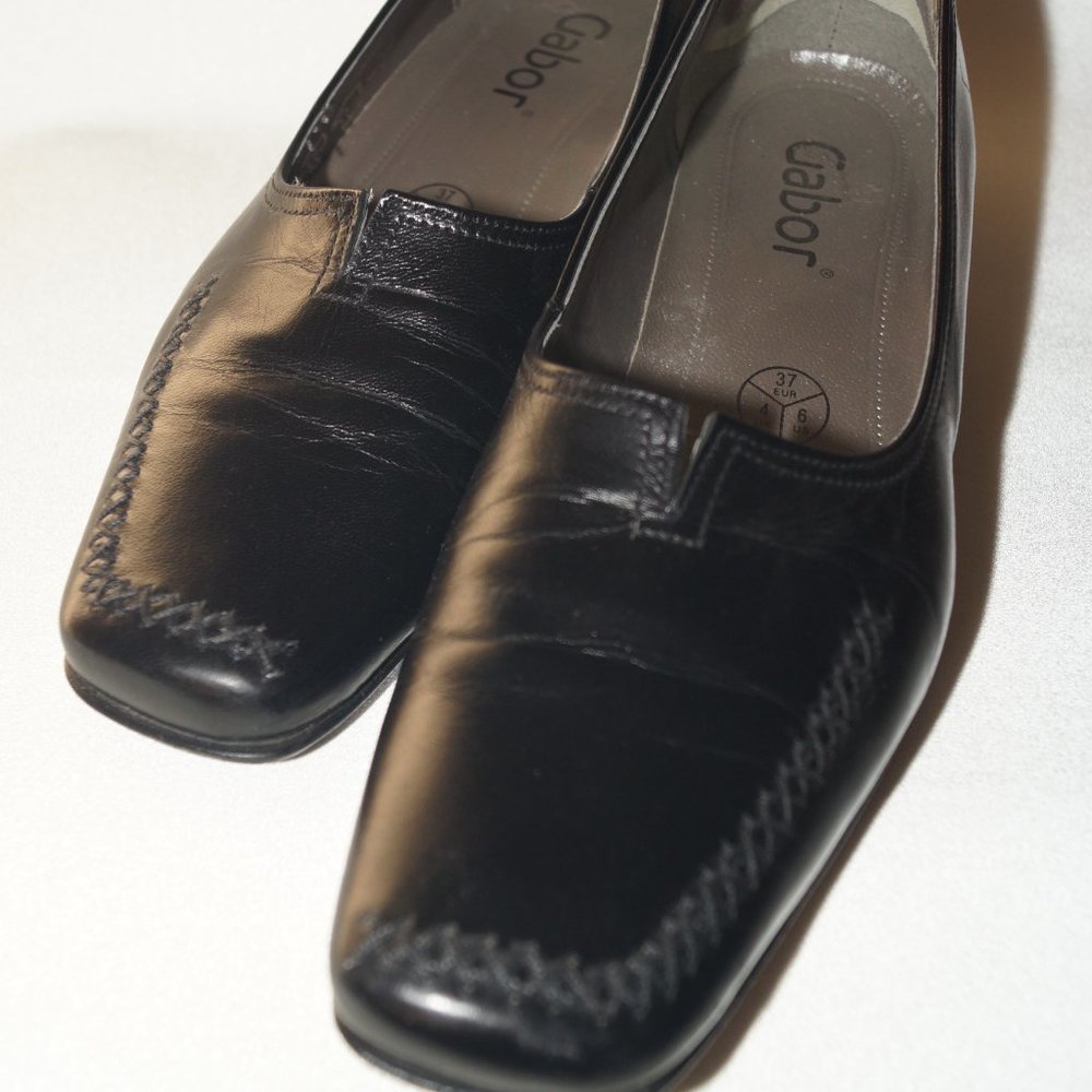 Gabor Black Leather Low Heeled Pump (Size 6.5)